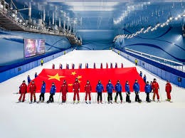 记者：米兰与帕拉蒂奇进行会谈，可能聘请他担任体育总监